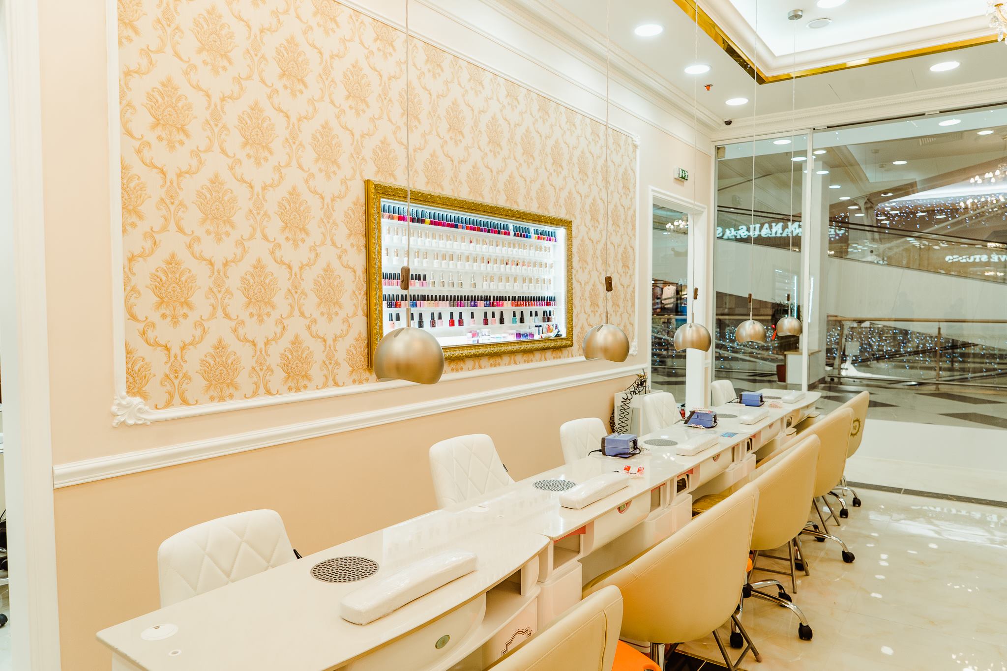 Interiér provozoven kosmetického studia EuroQueen Nails&Spa
