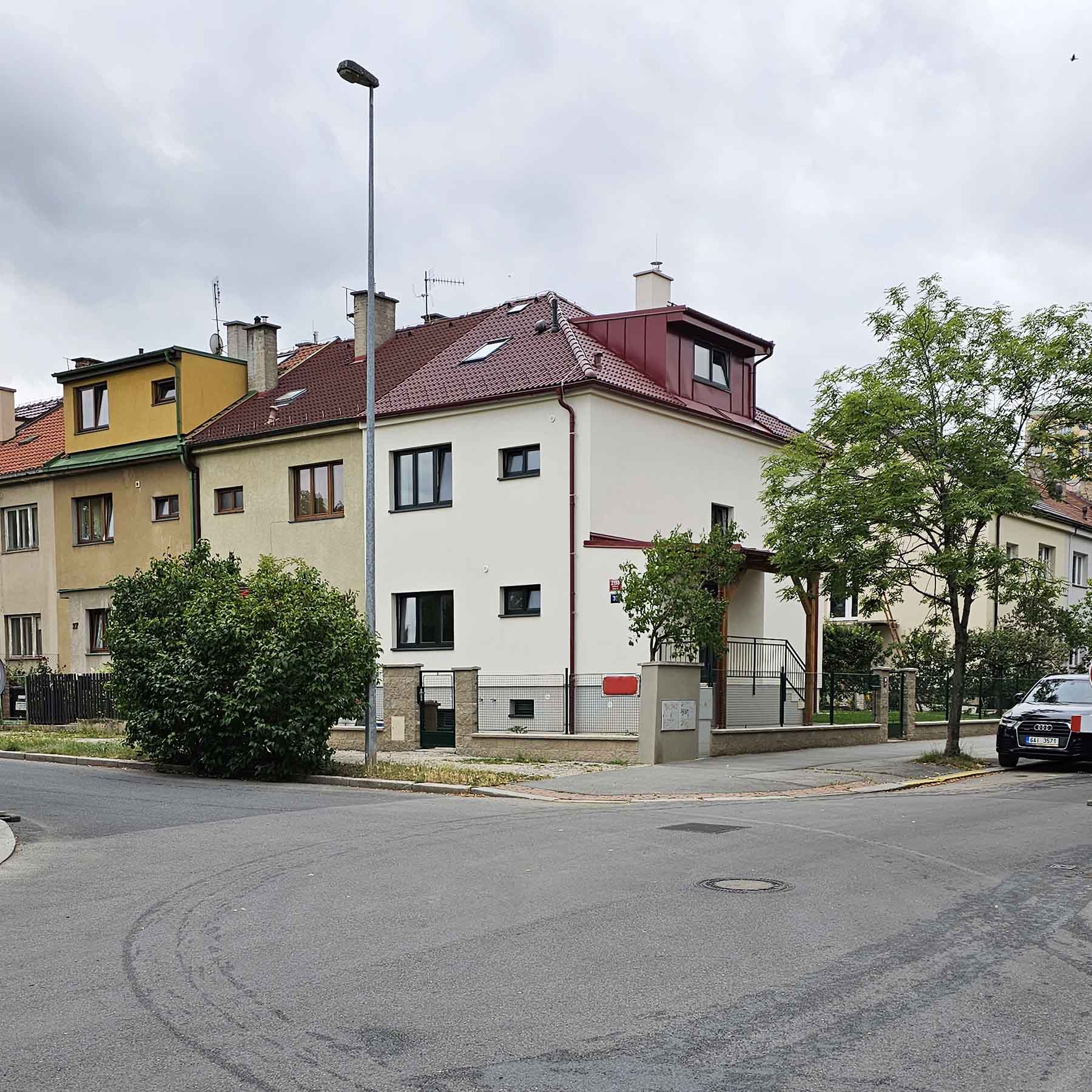 Rekonstrukce řadového rodinného domu, Praha 10