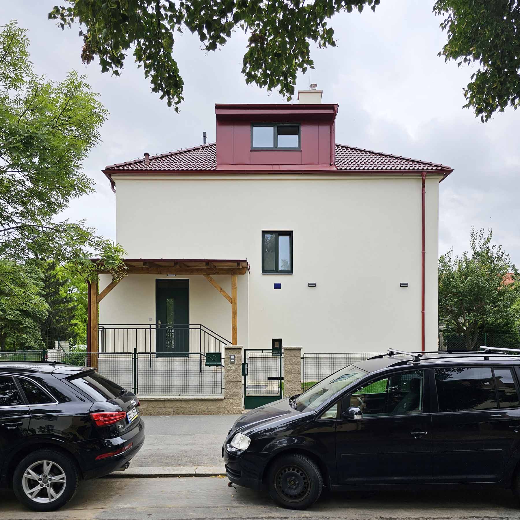 Rekonstrukce řadového rodinného domu, Praha 10