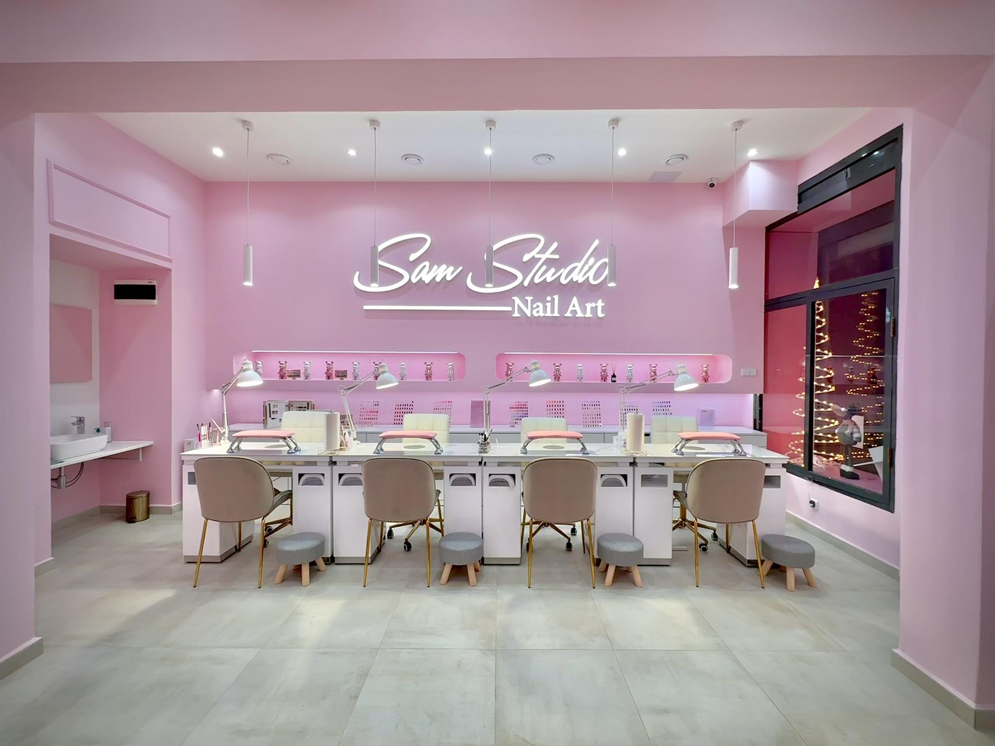 Nehtové studio, Praha 1