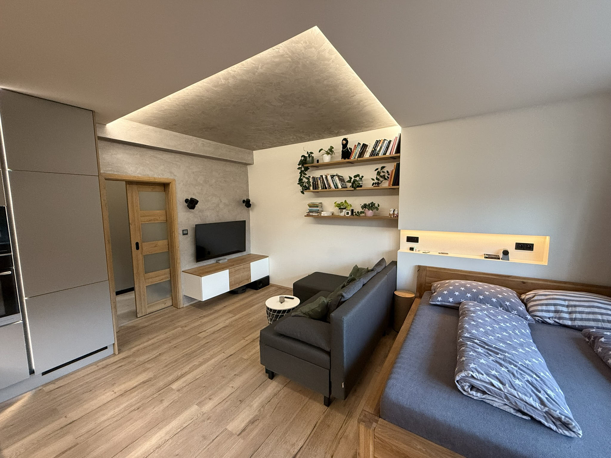 Interiér bytu 1+kk, Praha 4